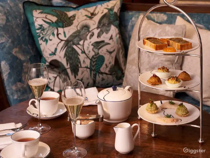 Cozy Afternoon Tea Room in London Photo 3