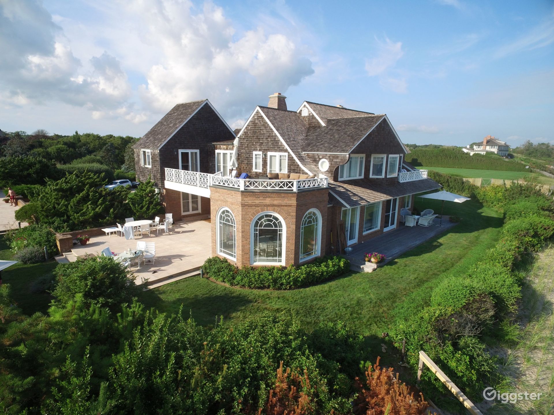 Lily Pond Lane Beachfront Estate in East Hampton Rent this location