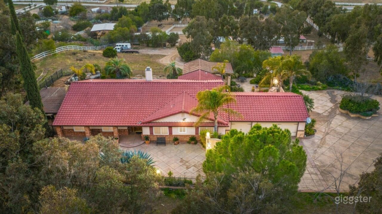5 acre ranch 4 bedroom house with pool - RBBR, Acton