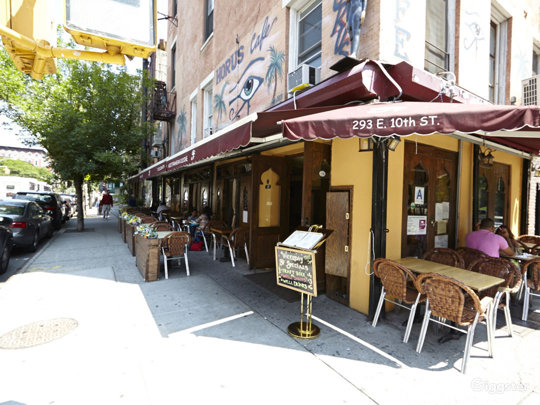 Neighborhood cafe and restaurant Location 5037 Rent this location on