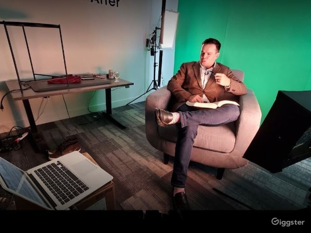 Green Screen Studio in Jacksonville Beach Photo 4