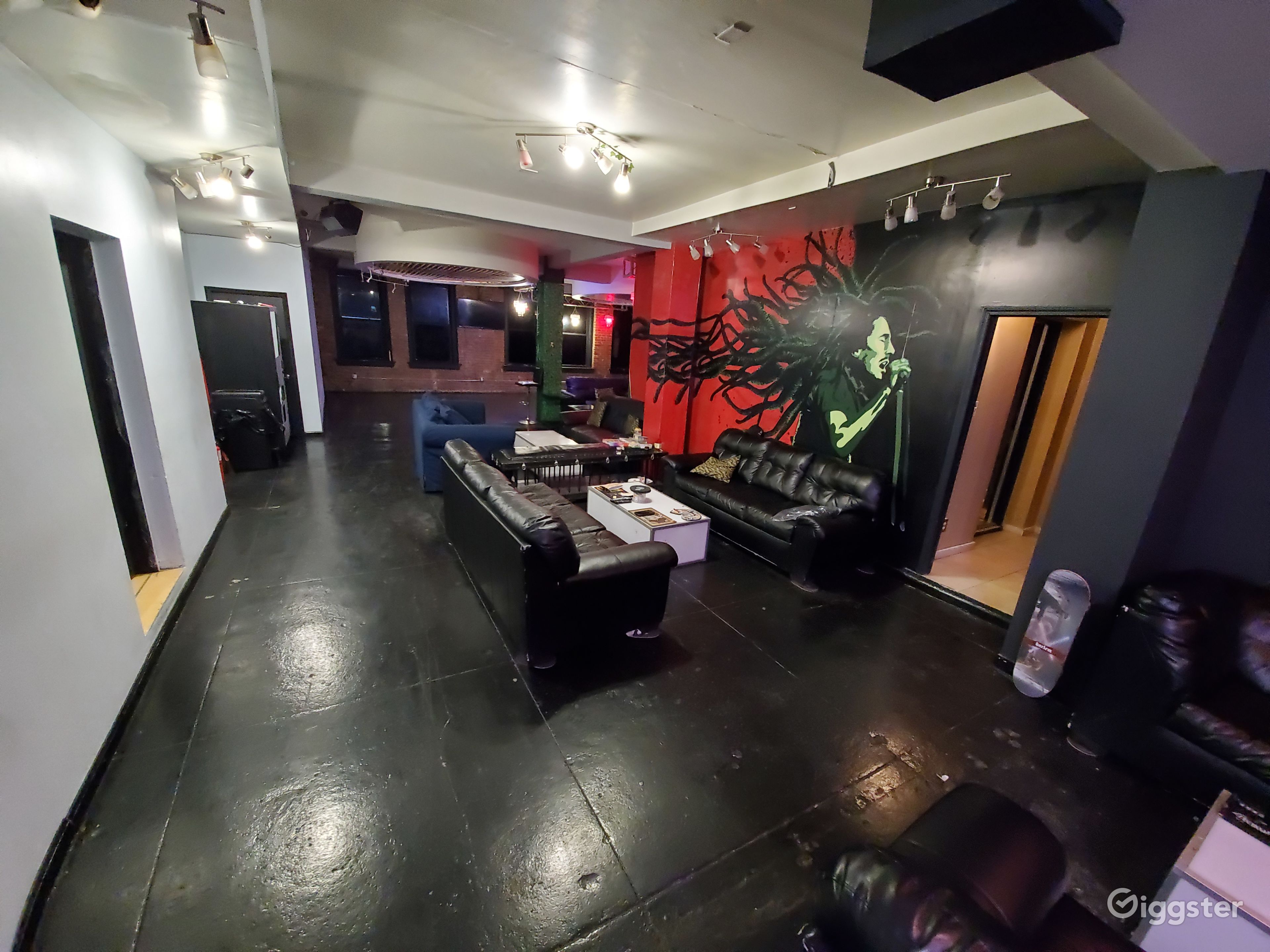 Private Film / Photo / Recording Studio in Midtown Rent this location on Giggster