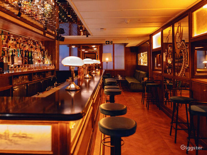 Luxury Bar Restaurant in central London | Rent this location on Giggster