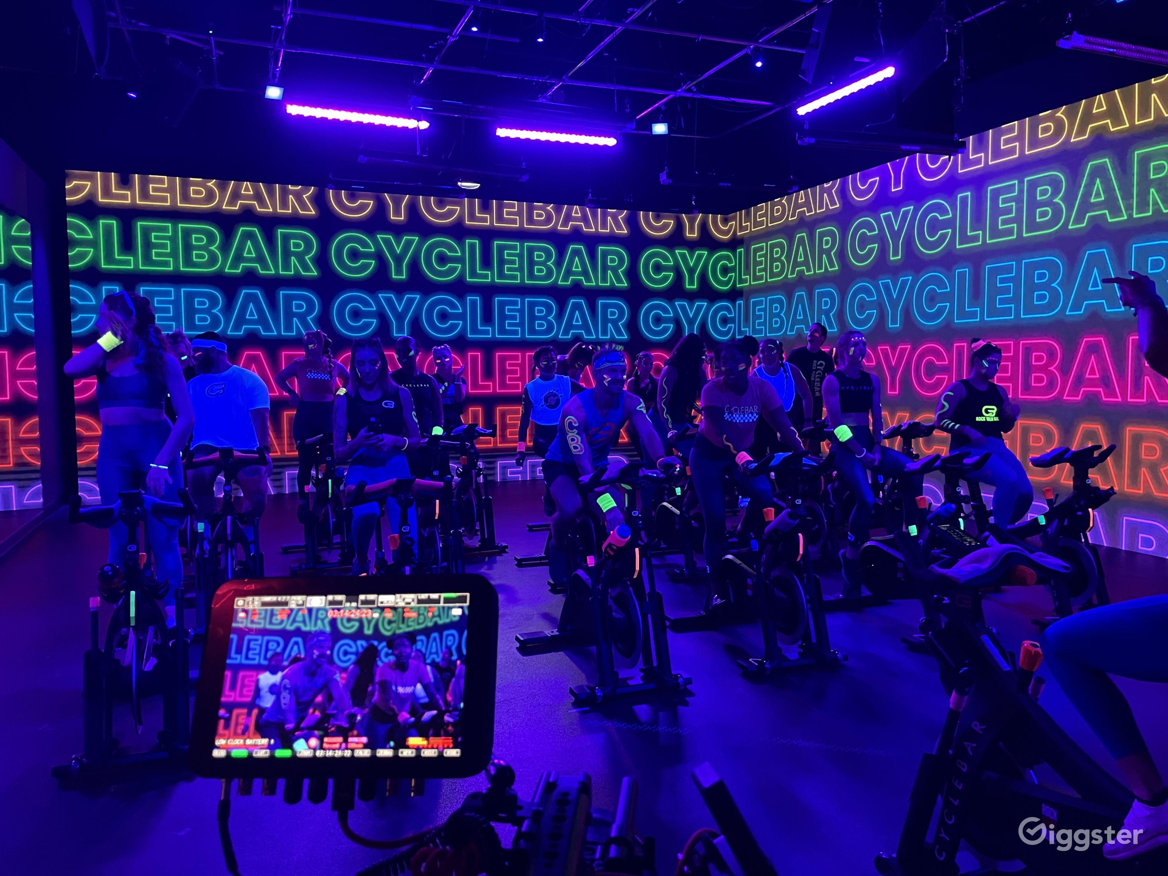 LED Video Wall/ Green Screen Studio Rent this location on Giggster