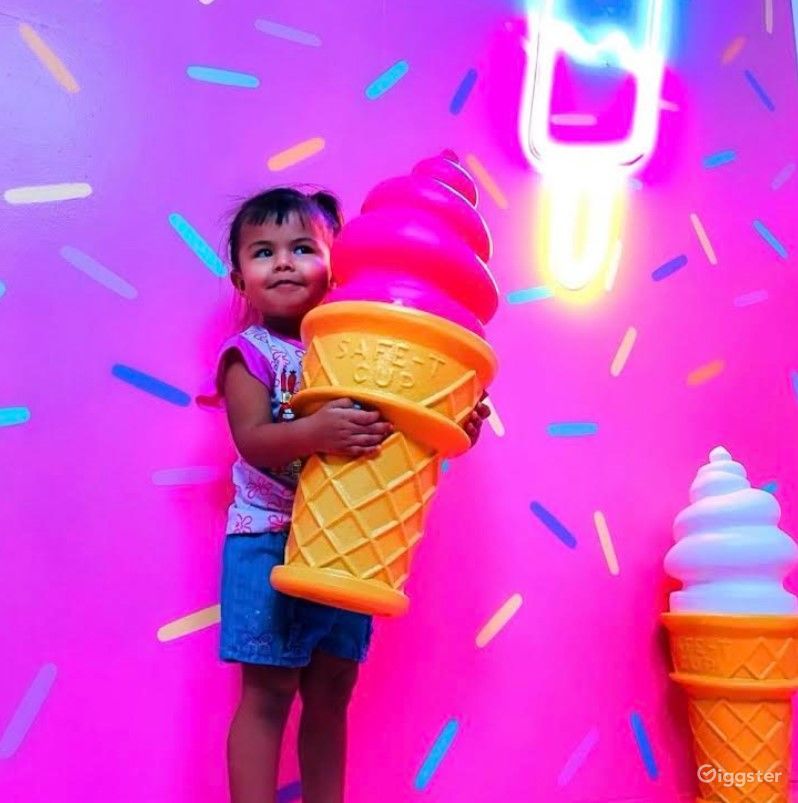 Creative and Professional Selfie Museum Rent this location on Giggster