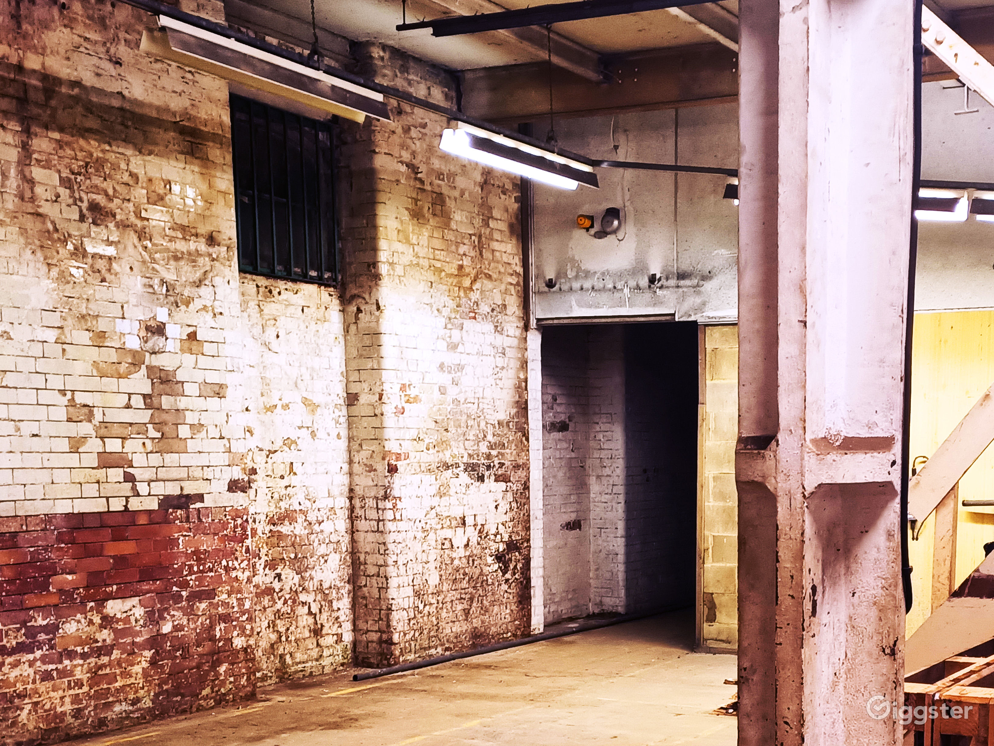 Underground factory / warehouse with tunnel | Rent this location on ...