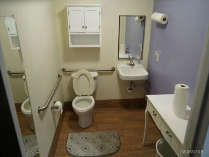 Versatile Conference Space Near Downtown/UCF Rent this location on