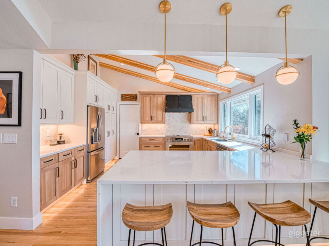 Modern Farmhouse with Abundant Natural Light Photo 3