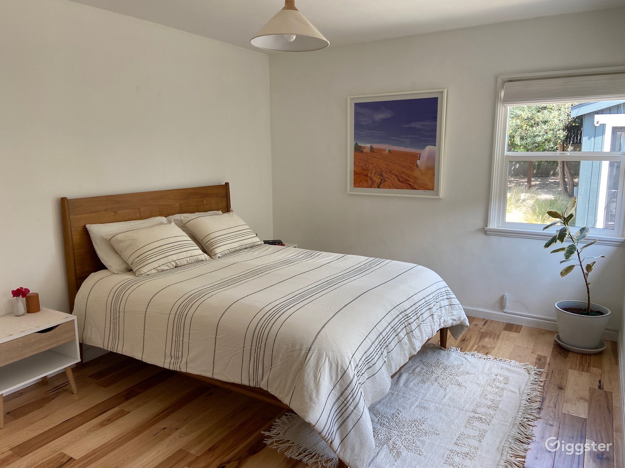 Contemporary Atwater bungalow w/ outdoor sanctuary Rent this location