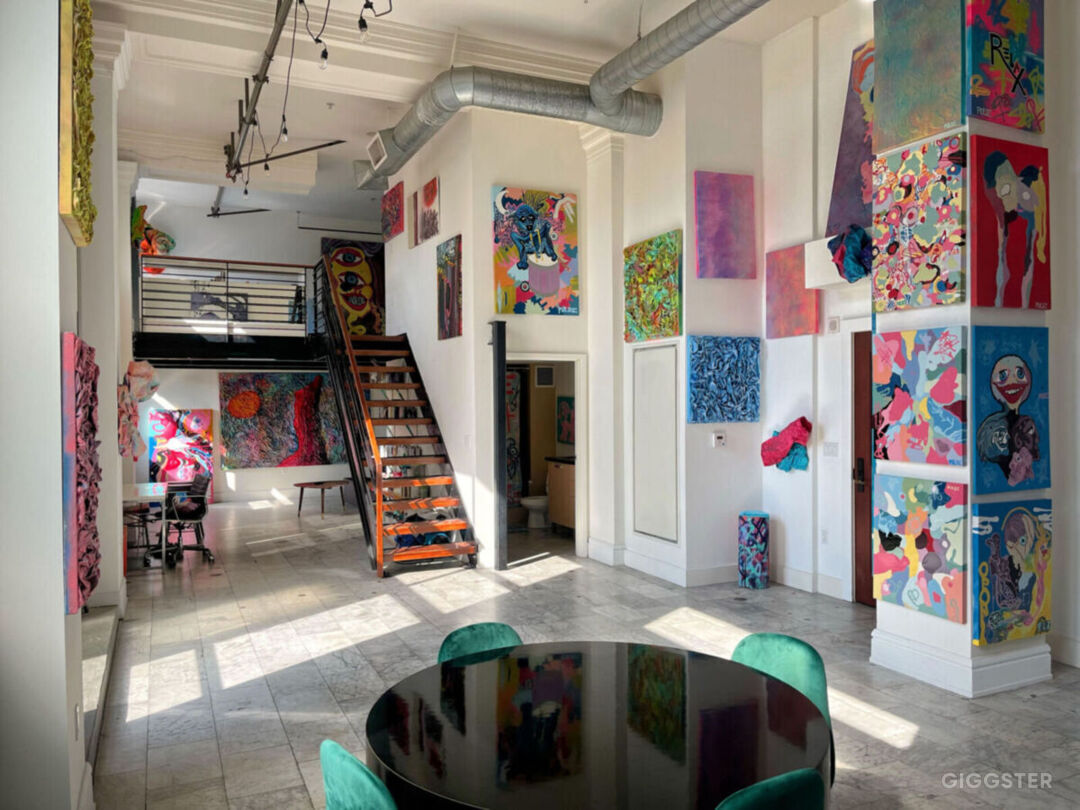 Tall Artist Loft ground level opens to City alley.