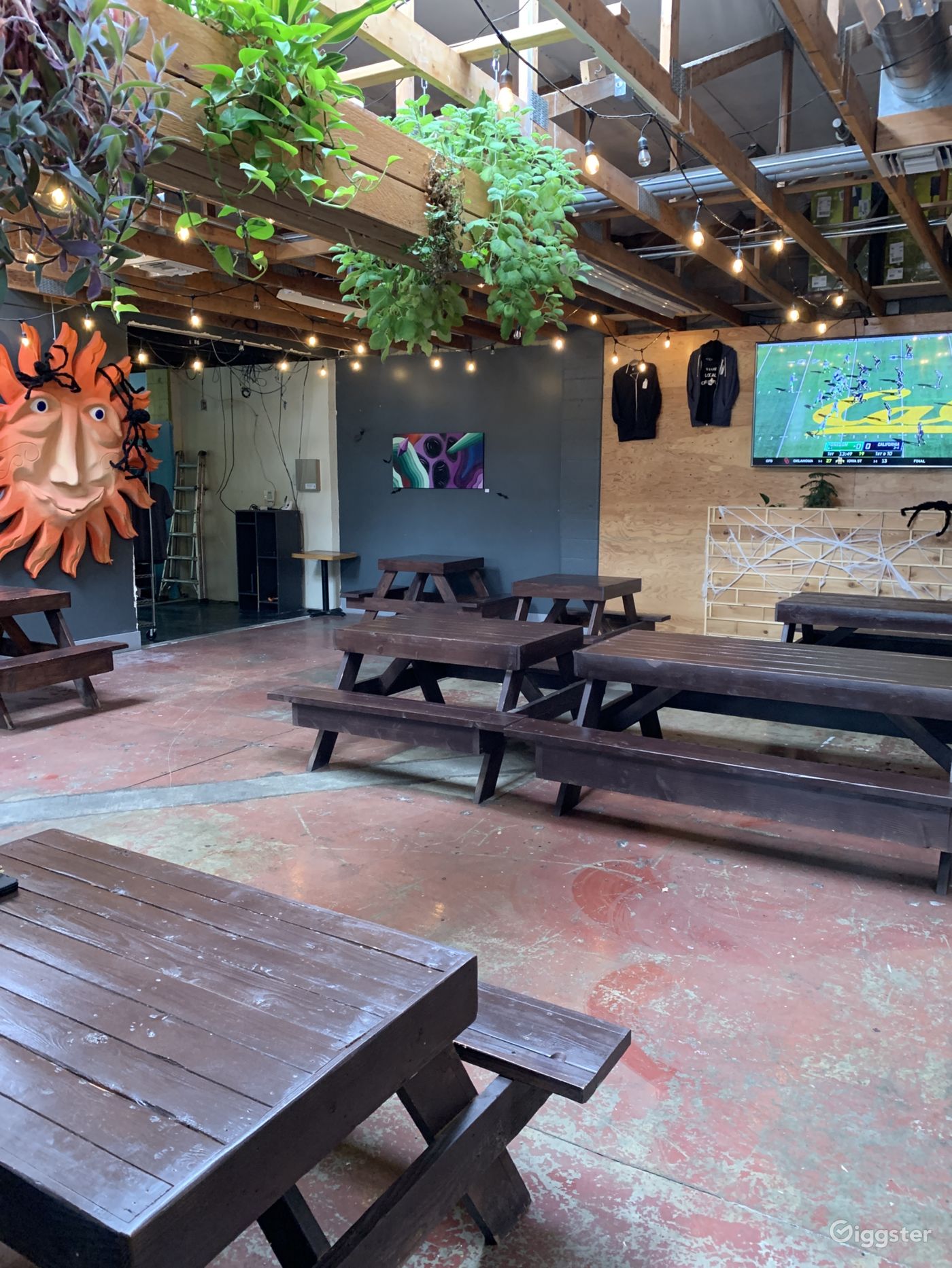 North Portland’s Premier Growler Shop and Bar Rent this location on