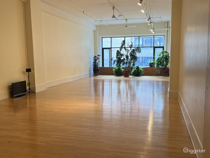 1000 SQFT Intimate Studio in Montreal Rent this location on Giggster