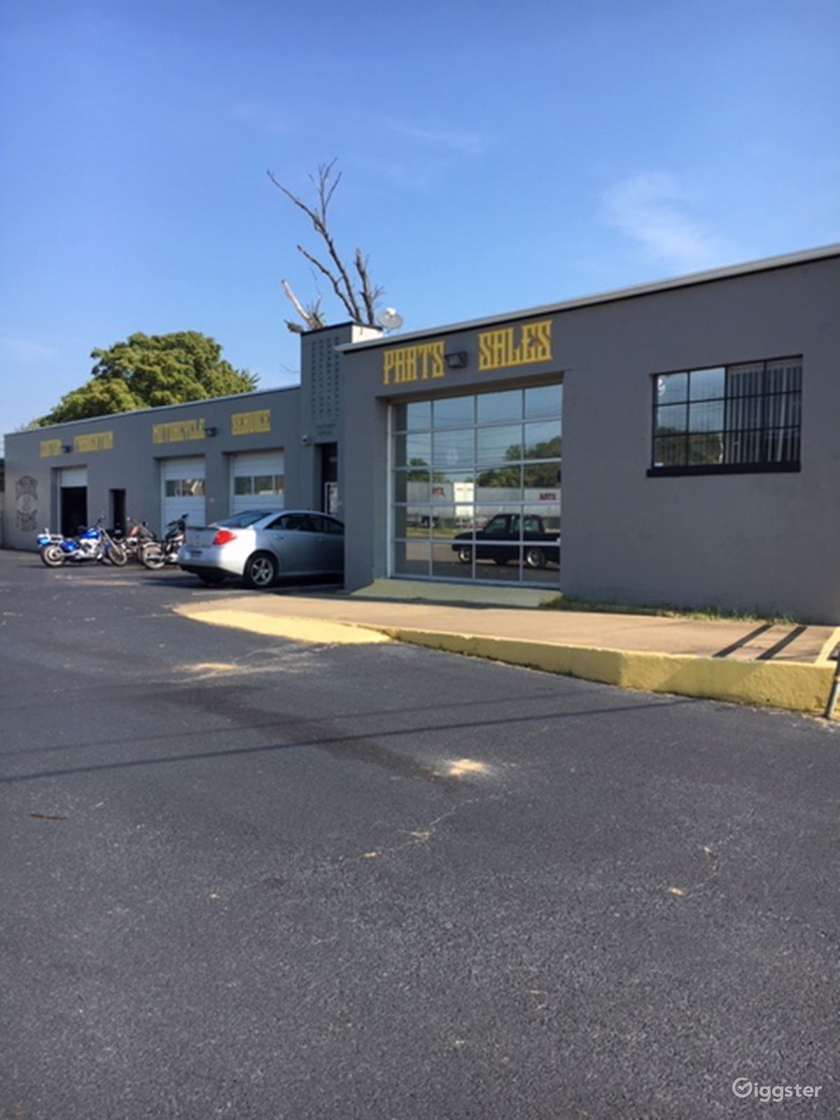 Motorcycle Repair Shop Rent this location on Giggster