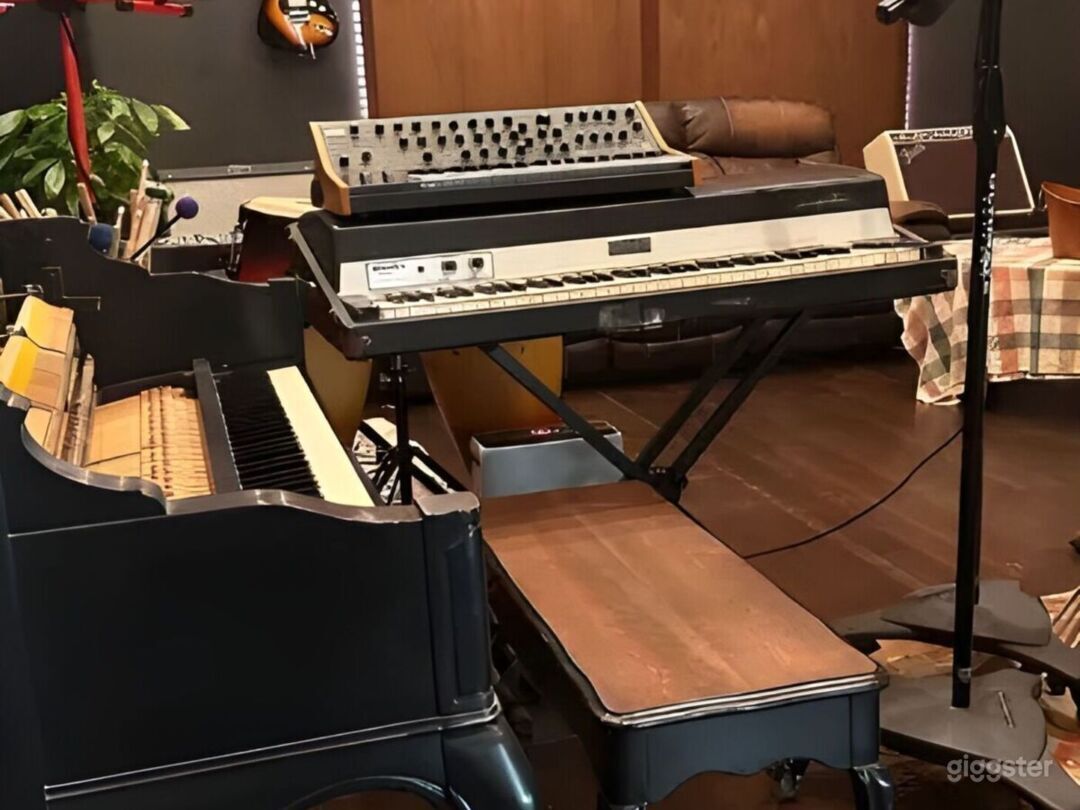 Premier Music Studio in North Miami (Buyout) Photo 4