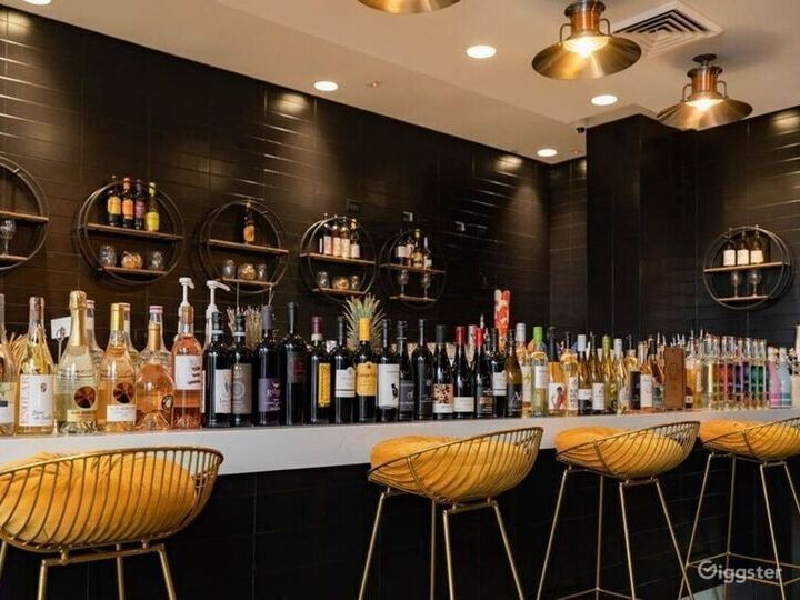 Upscale Wine Bar in Downtown Tempe Rent this location on Giggster