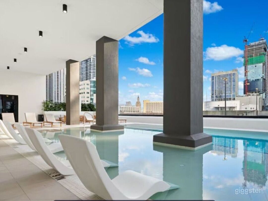 Luxury Rooftop Pool with Skyline Views | Rent this location on Giggster