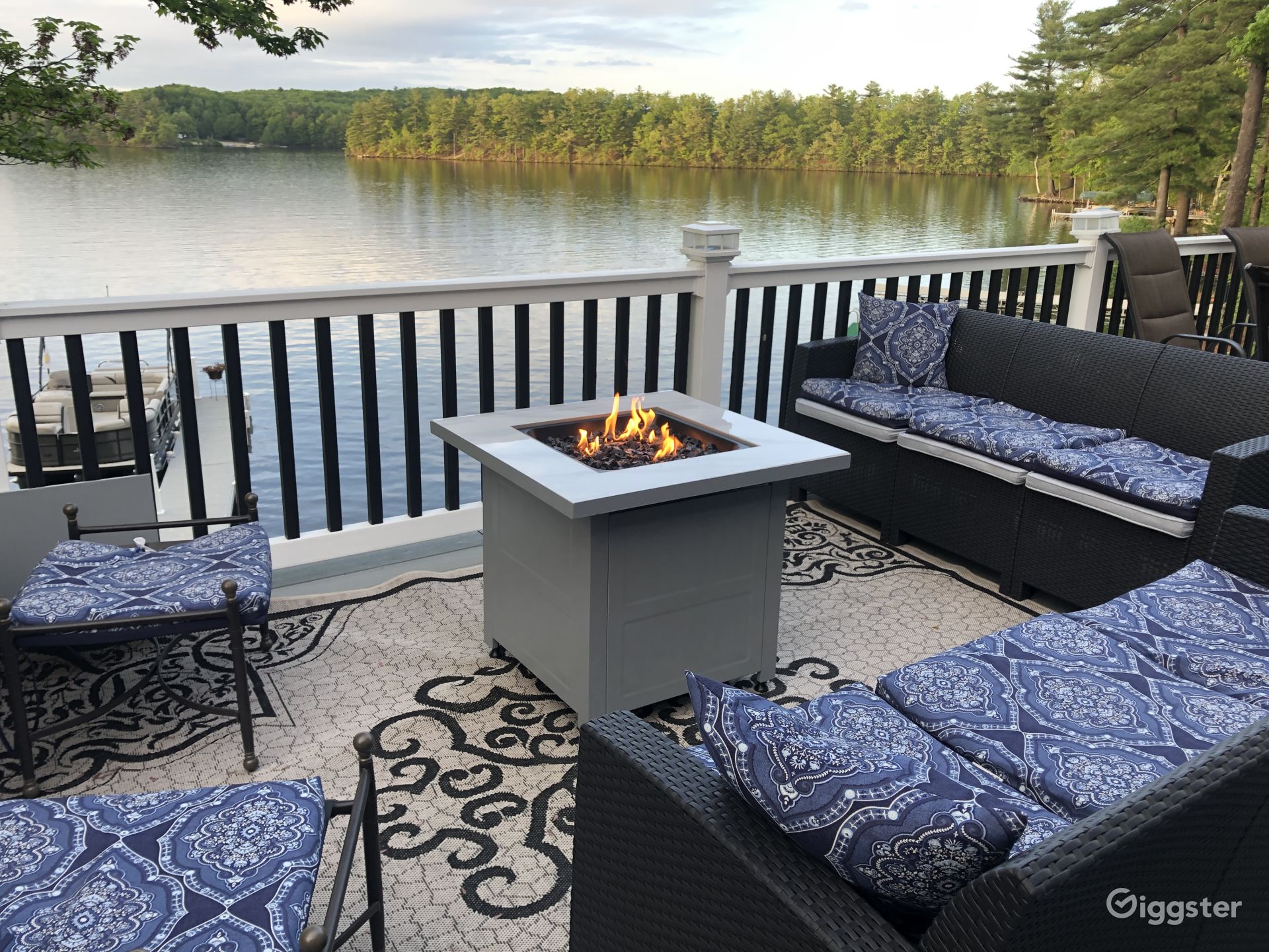 Lake front home, LAKE SHIRLEY, Lunenburg MA Rent this location on