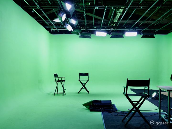 Green screen Cyclorama Stage