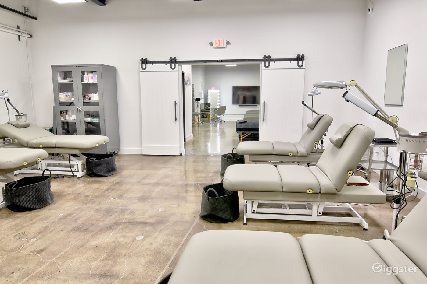 Modern Spa Space with Classroom and Lounge Rent this location on Giggster