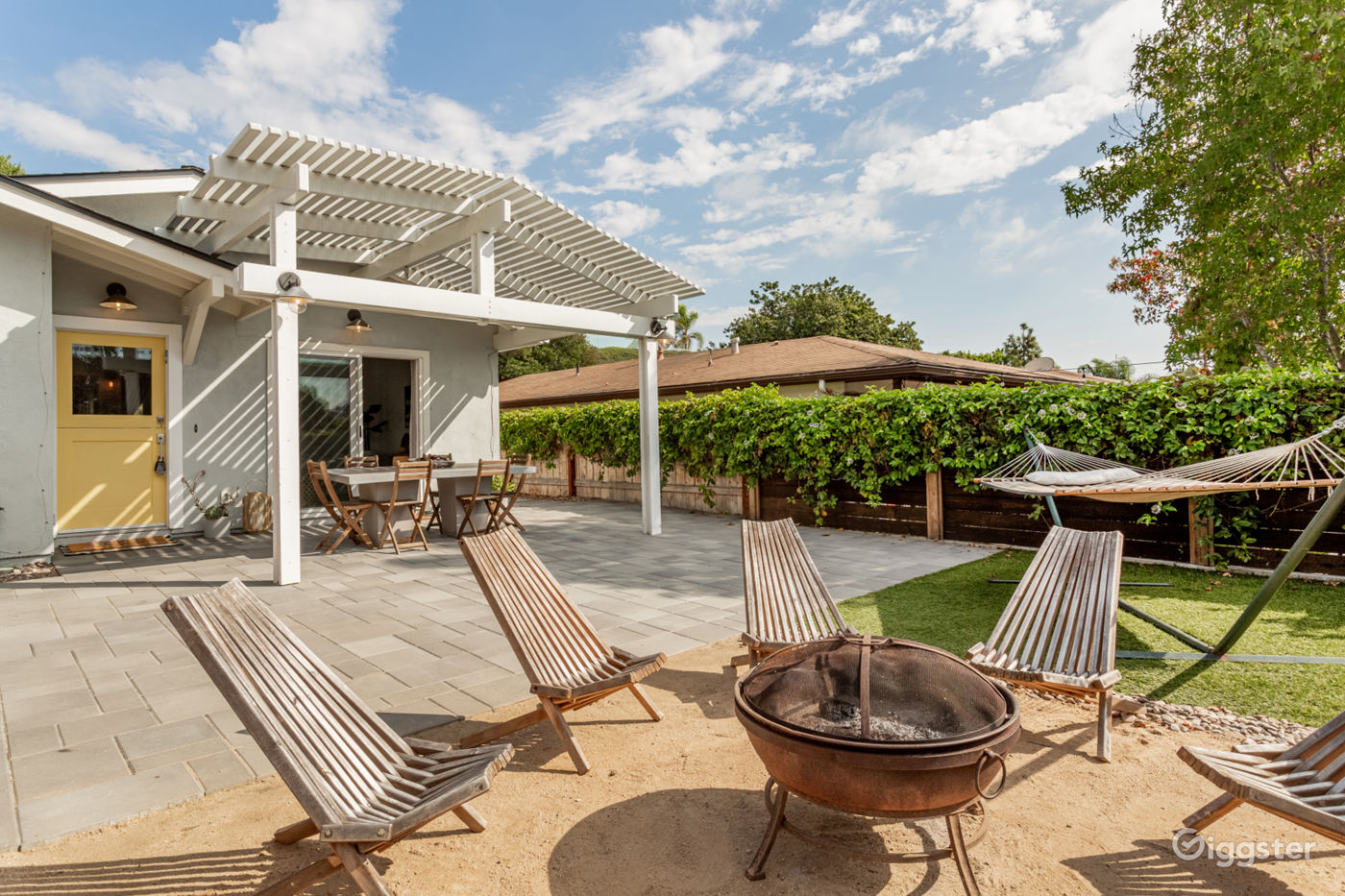 Yellow Door Beach House Event Space | Rent this location on Giggster