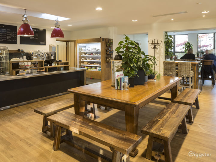 Victorian/Art deco church and airy coffee house Rent this location on