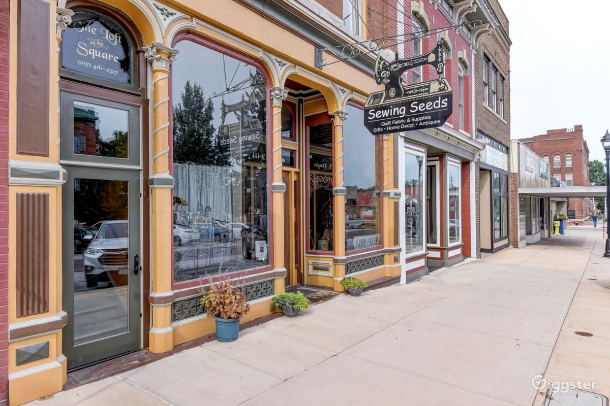 The Loft on the Square in Historic Petersburg, IL Rent this location