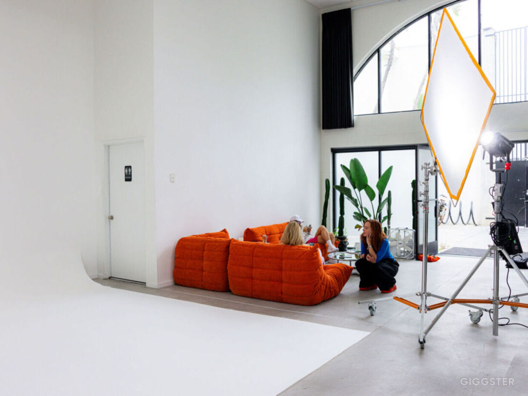 Creative Studio near Venice Beach Photo 4