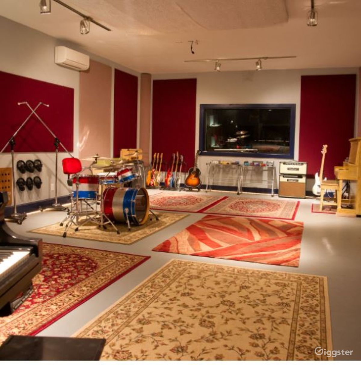 Top Of The Line Recording Studio in Austin Rent this location on Giggster