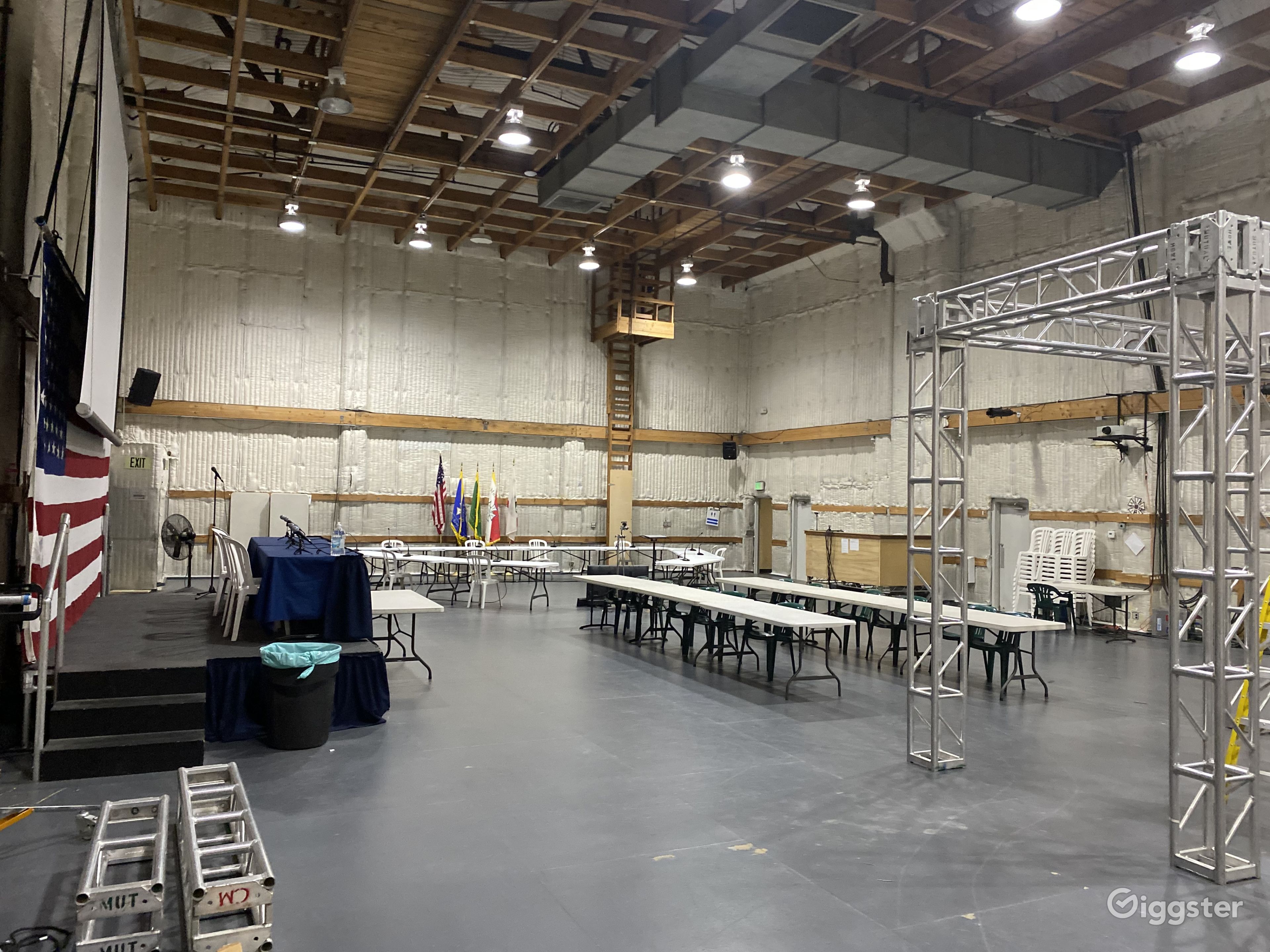 Hollywood Sound Stage Rent this location on Giggster