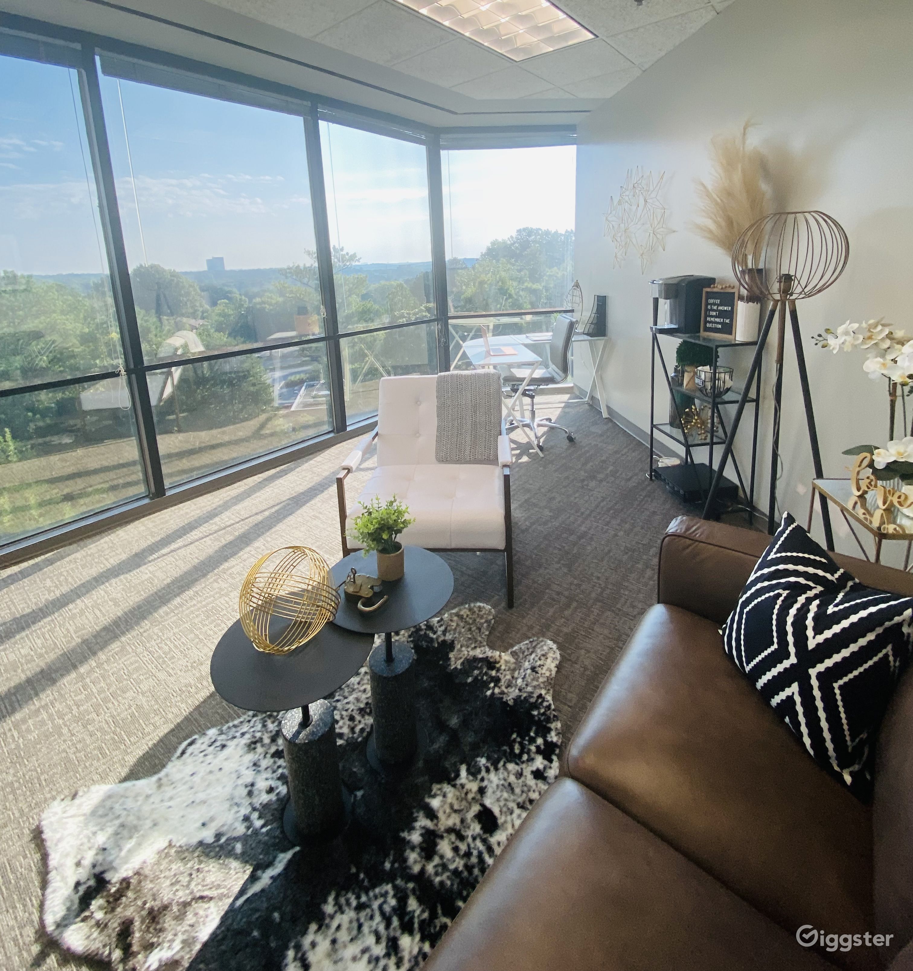 Modern Office Space with an Amazing View Rent this location on Giggster