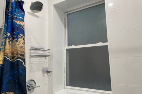 Goldie Lux | Rent this location on Giggster