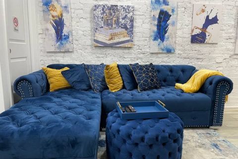 Goldie Lux | Rent this location on Giggster