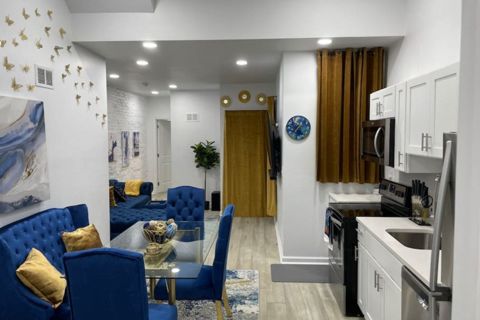 Goldie Lux | Rent this location on Giggster