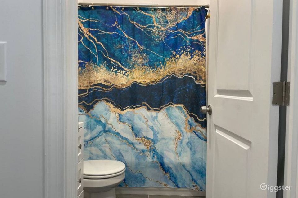 Goldie Lux | Rent this location on Giggster