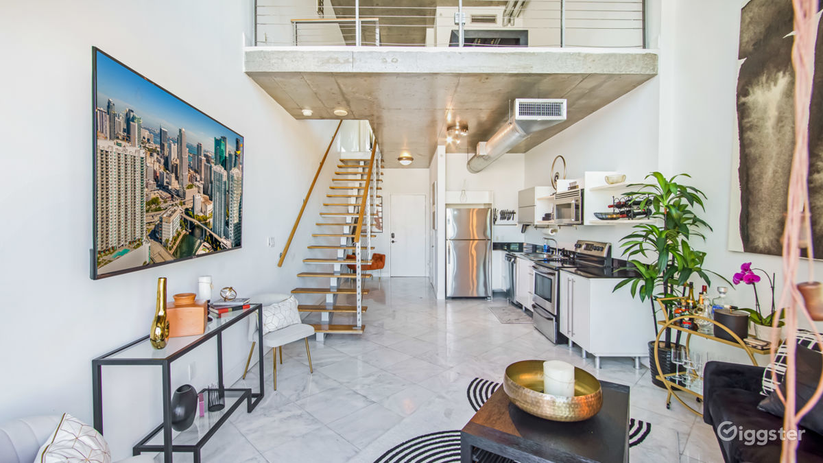 Modern Loft 2 Balconies City&River ; Views Rent this location on