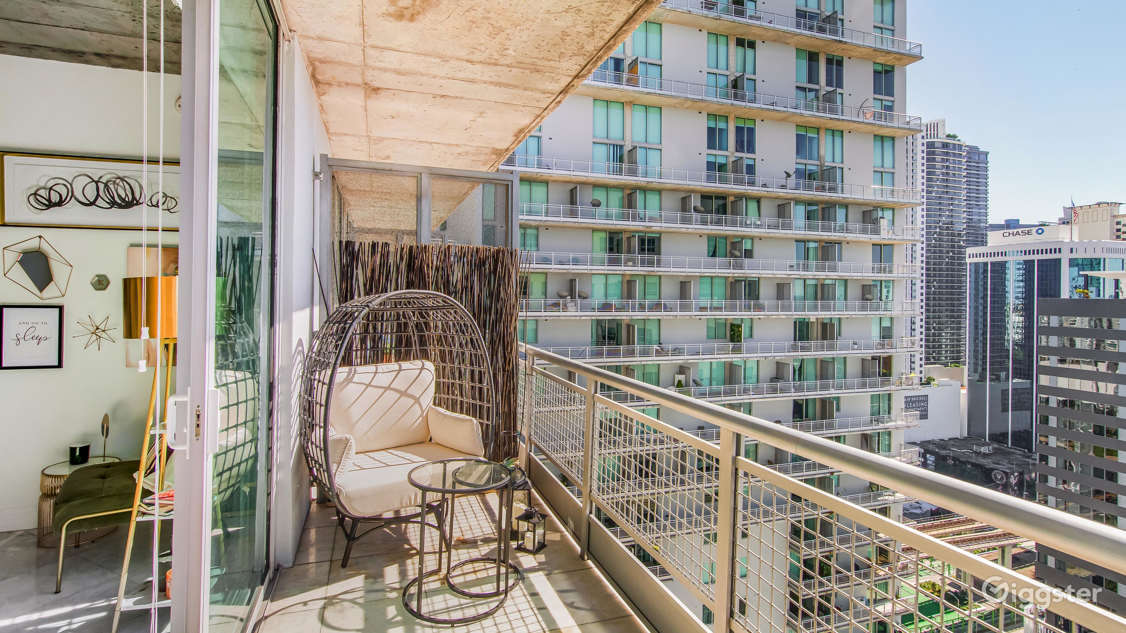 Modern Loft 2 Balconies City&River ; Views Rent this location on