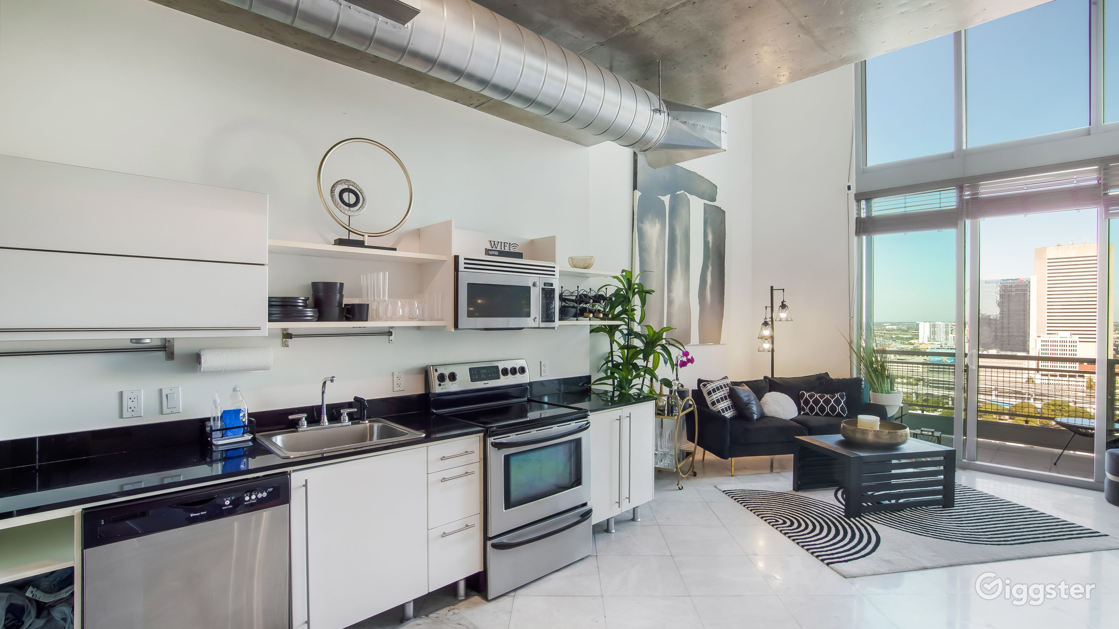 Modern Loft 2 Balconies City&River ; Views Rent this location on