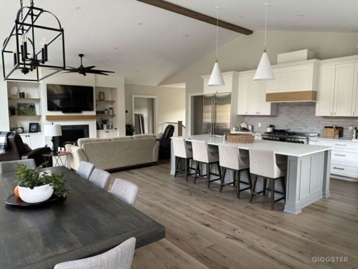 Ideal location in Hamilton (Freelton) w/ 10 acre Rent this location