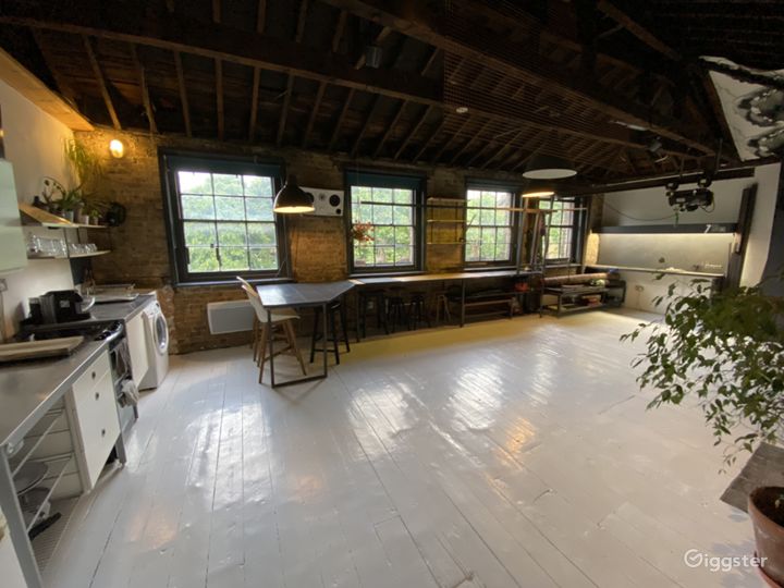 Industrial Loft Space / Apartment | Rent this location on Giggster