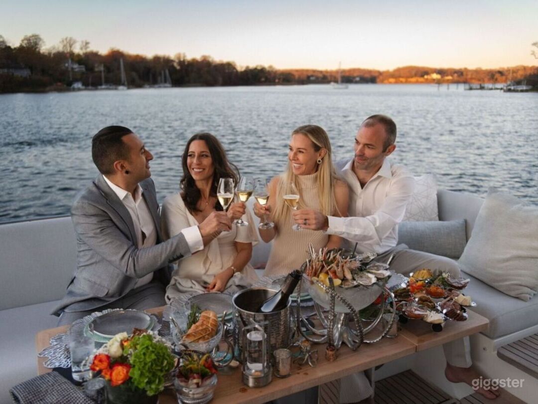 Modern picturesque vignettes aboard