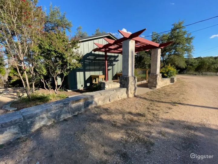 The Cottage in Spicewood Rent this location on Giggster