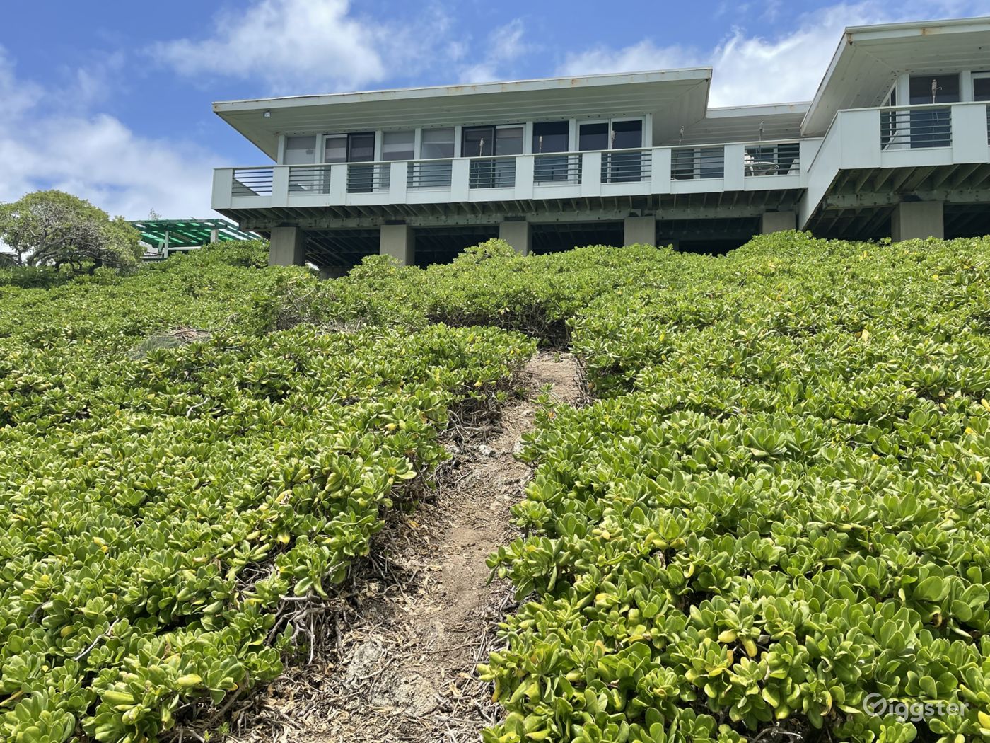 Laie Bay Cliff House Rent this location on Giggster