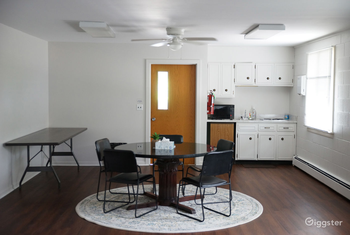 The Fireside Room in Itasca Rent this location on Giggster