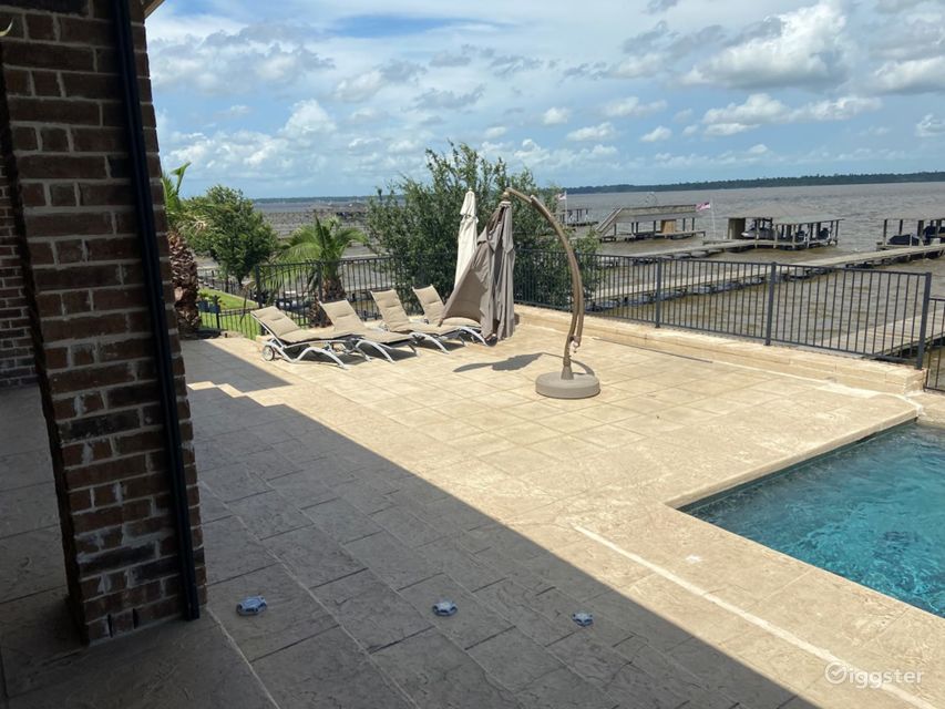 Lakeshore Manor Rent this location on Giggster