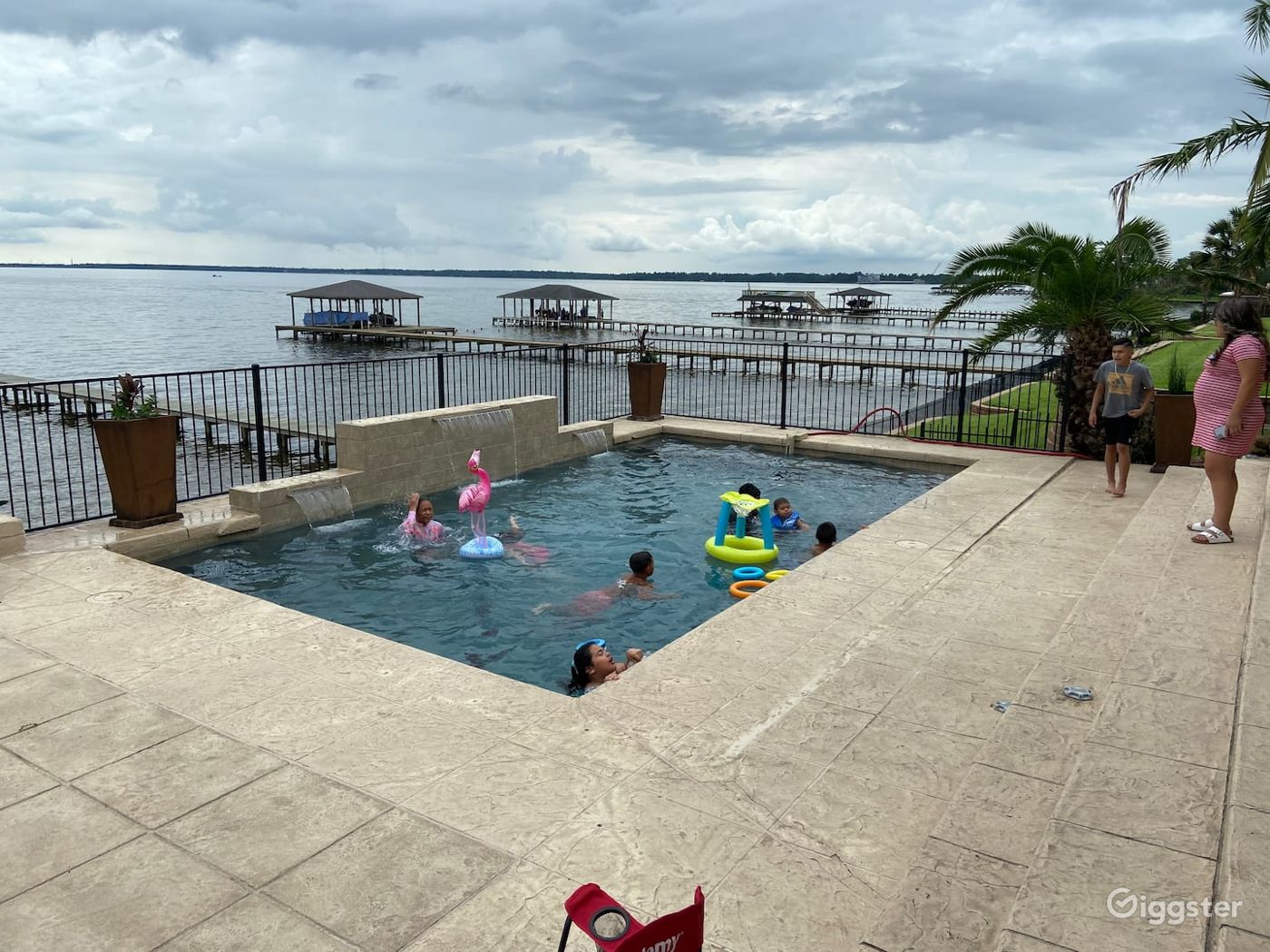 Lakeshore Manor Rent this location on Giggster