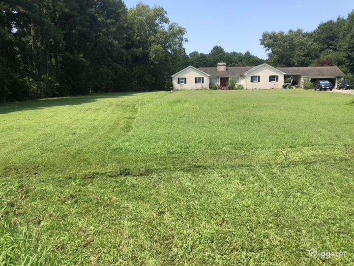 Old family brick house on 3 acres in farm country  Photo 5