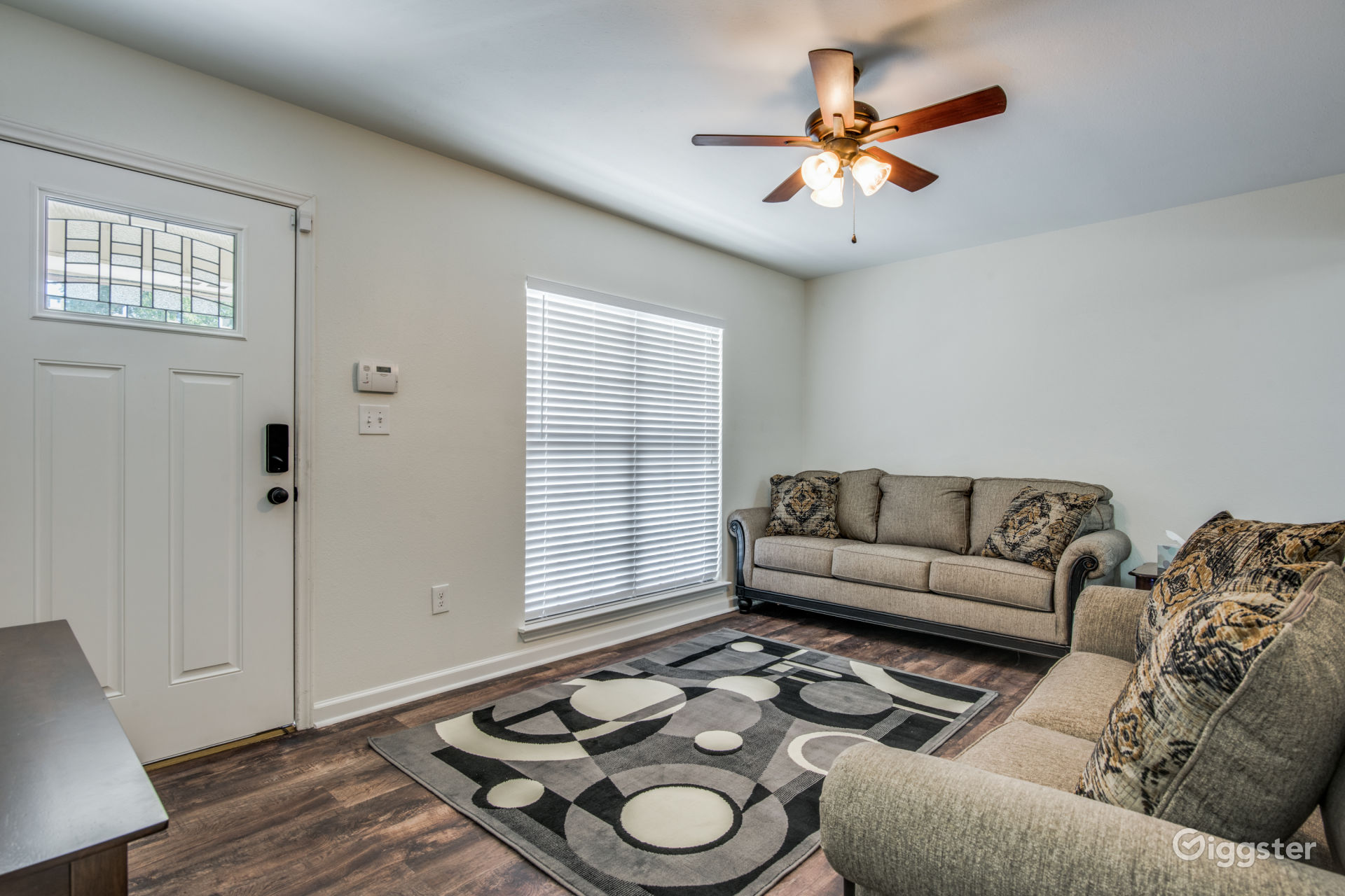 ️of Lackland AFB☀️W/D⚡️WiFi☀️Backyard☀️Parking Rent this location on