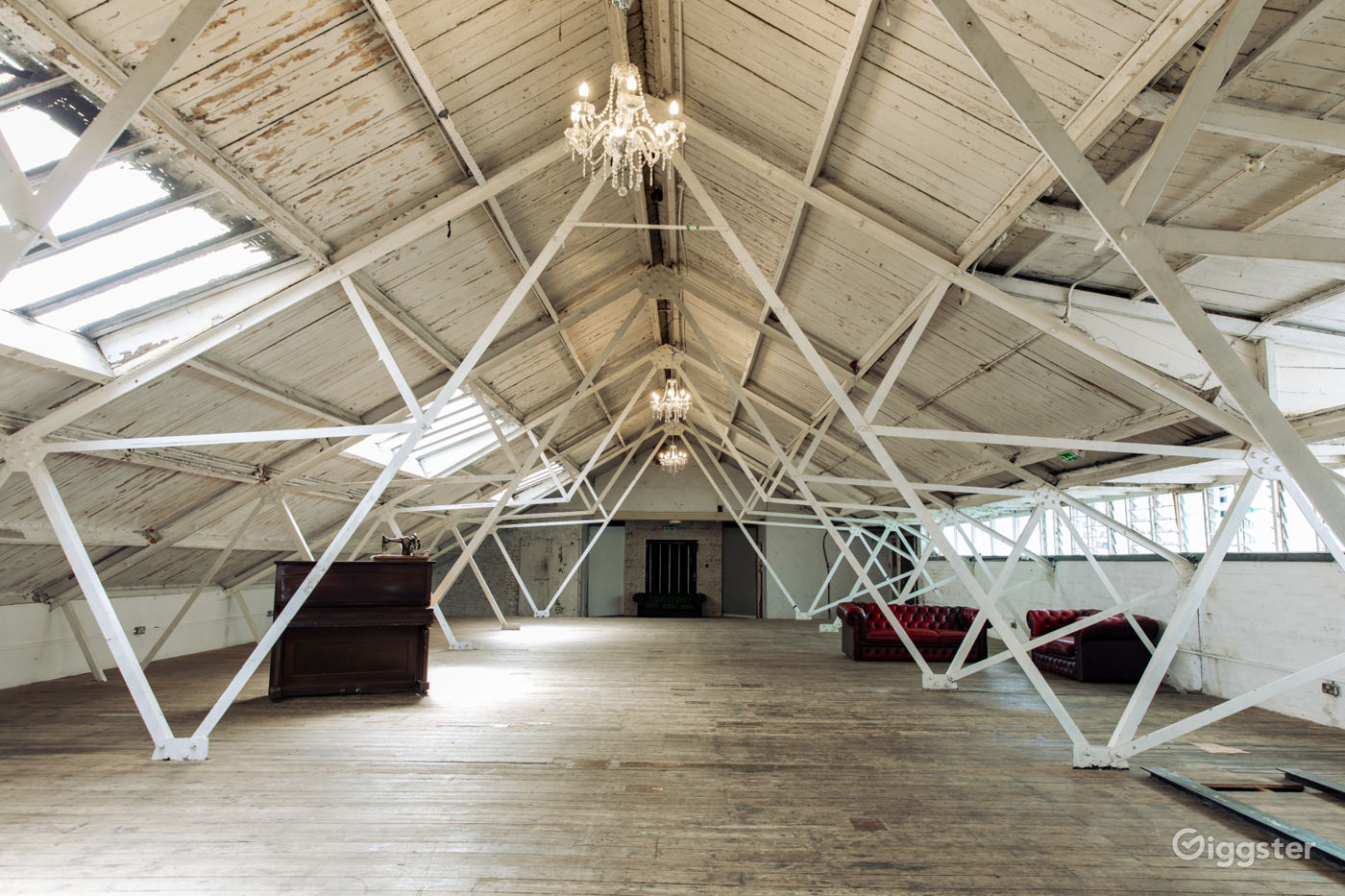 Great blank canvas studio space in Hackney Rent this location on Giggster