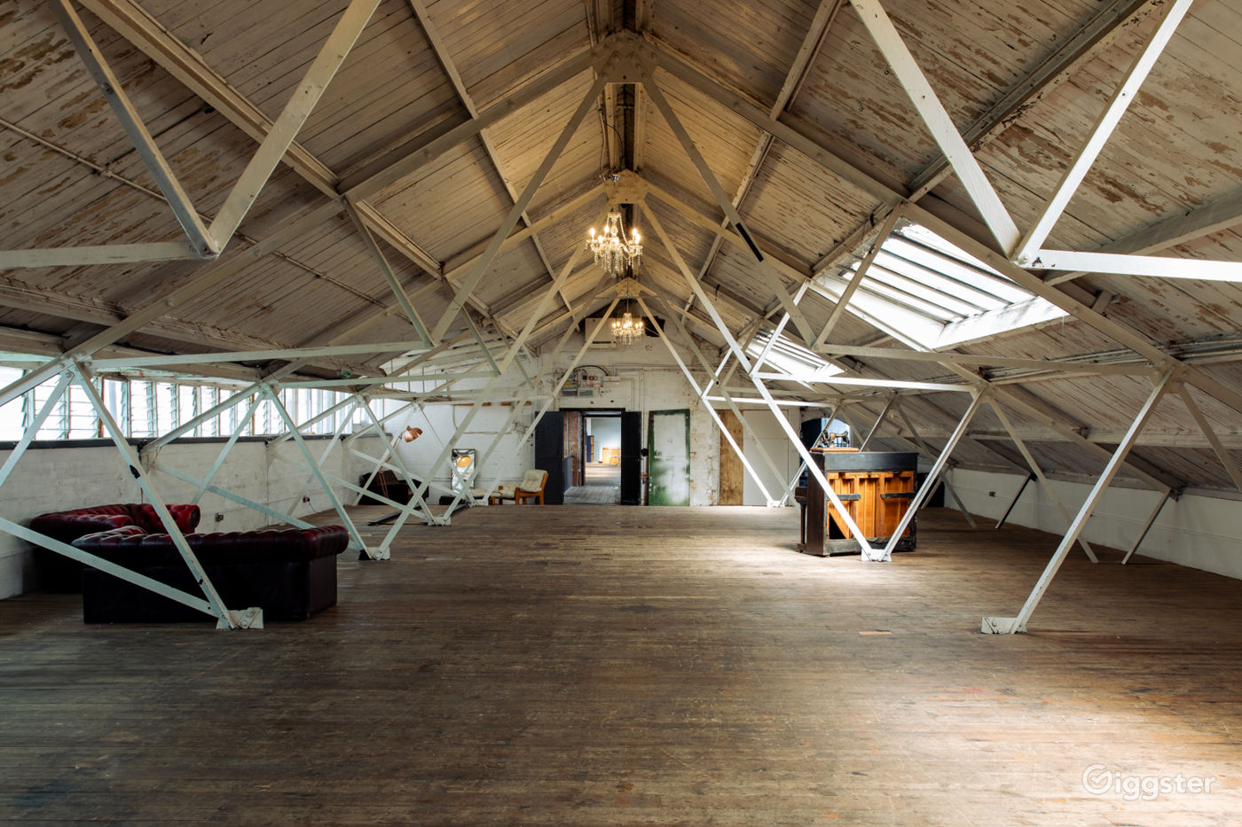 Great blank canvas studio space in Hackney Rent this location on Giggster