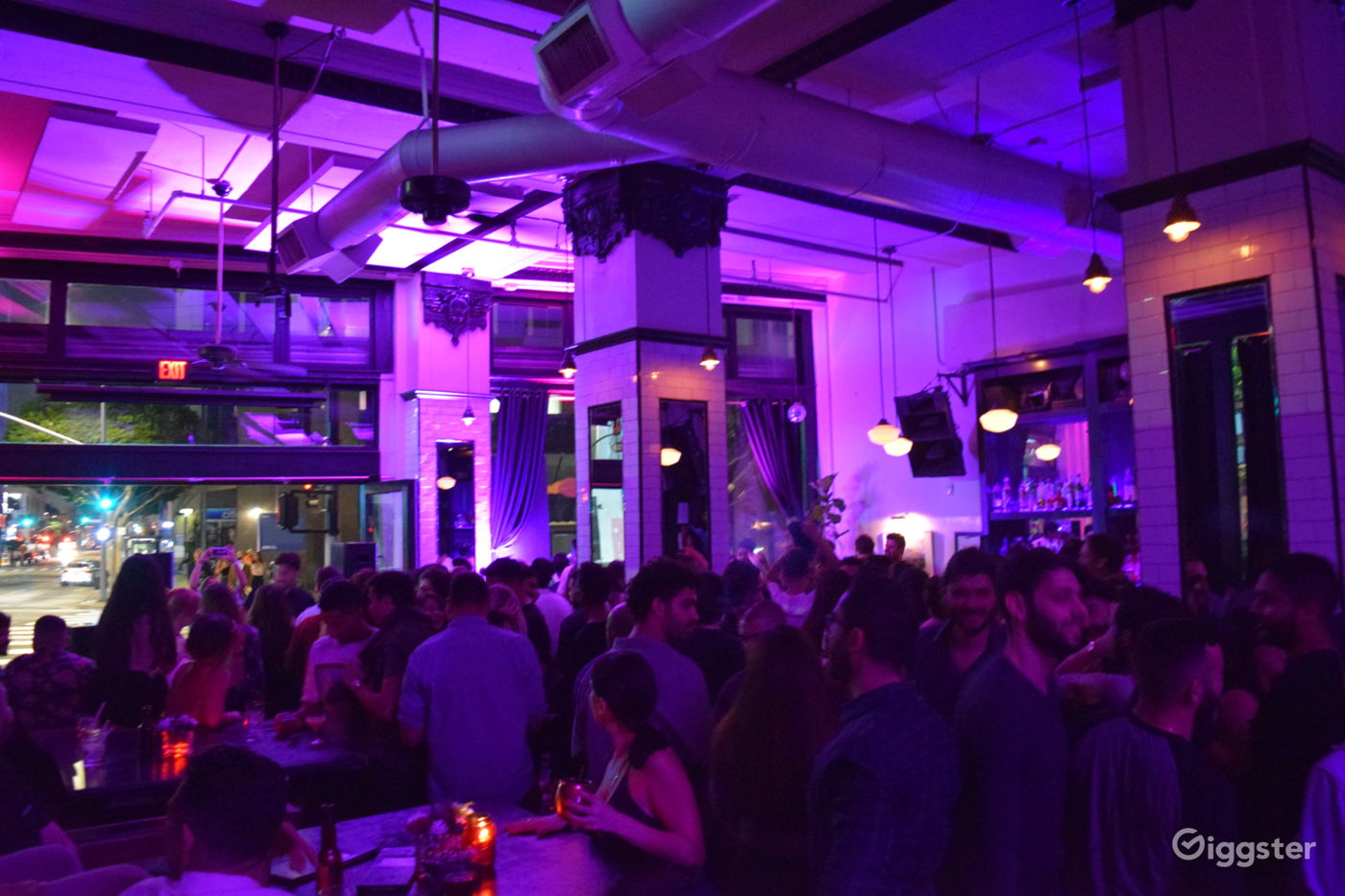 Downtown Los Angeles Restaurant and Bar Rent this location on Giggster